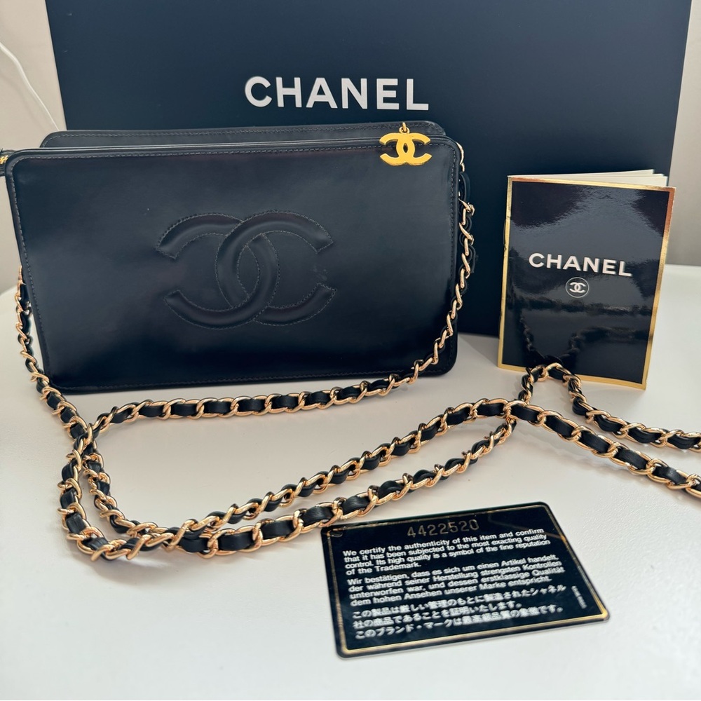 ❤️ SOLD ❤️ Authentic Chanel Classic Timeless Lambskin Quilted Wristlet